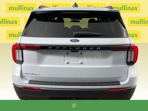 New 2026 Ford Explorer Active RWD image 8