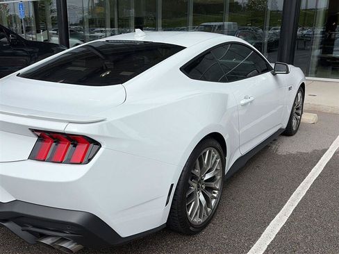 Used 2025 Ford Mustang GT Premium RWD image 7