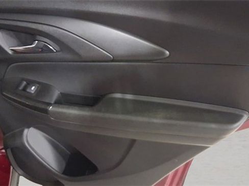 Used 2021 Chevrolet TrailBlazer RS w/ Sun and Liftgate Package image 19