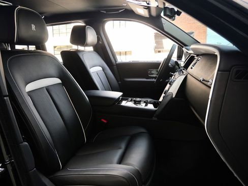 Used 2023 Rolls-Royce Cullinan AWD/4WD image 31