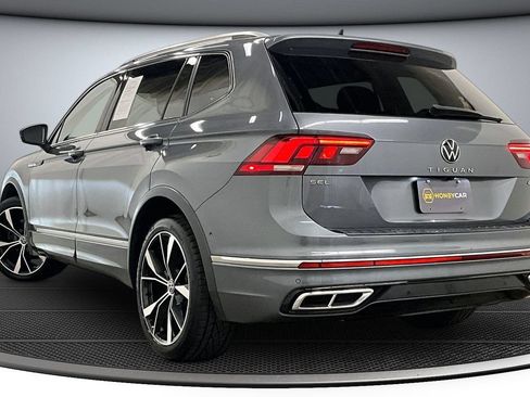 Used 2022 Volkswagen Tiguan SEL R-Line AWD/4WD image 4