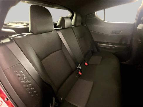 Used 2018 Toyota C-HR XLE FWD image 19