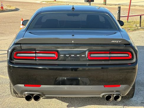 Used 2015 Dodge Challenger R/T Scat Pack w/ Scat Pack Appearance Package RWD image 8