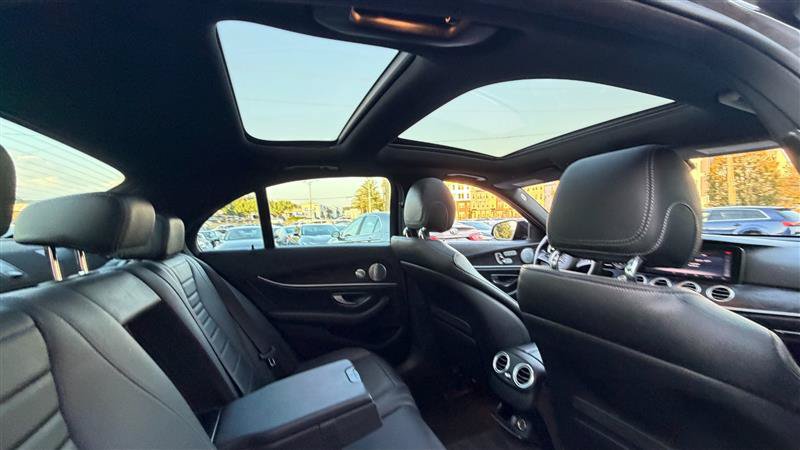 Used 2018 Mercedes-Benz E 300 image 12