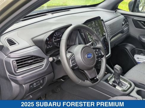 Used 2025 Subaru Forester Premium AWD/4WD image 15