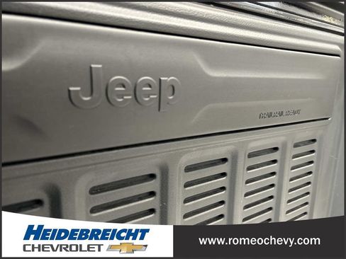 Used 2023 Jeep Wrangler Sport AWD/4WD image 17