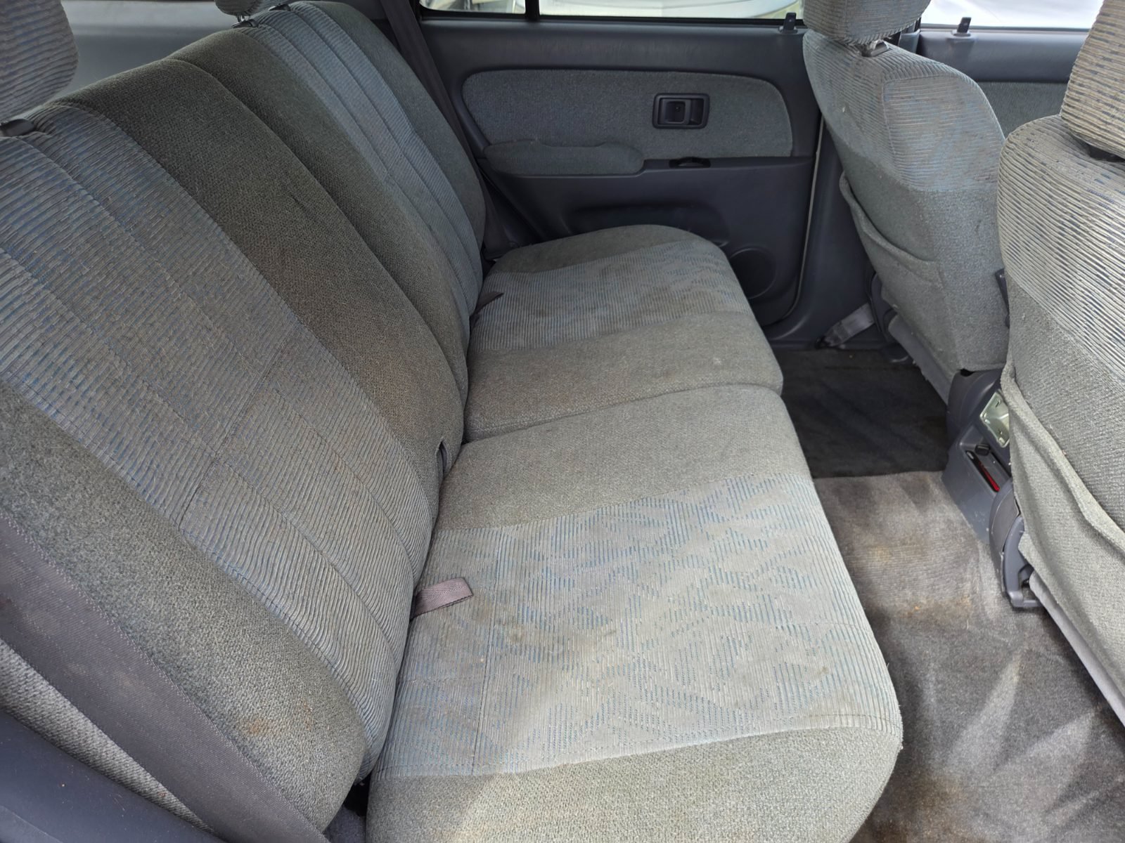 Used 2000 Toyota 4Runner SR5 w/ Upgrade Value Pkg 2 RWD image 13