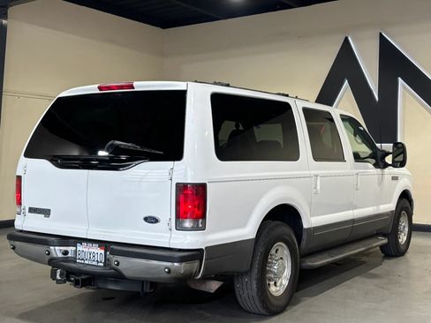 Used 2002 Ford Excursion XLT RWD image 5