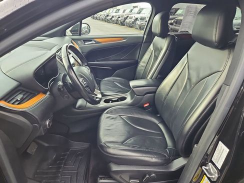 Used 2017 Lincoln MKC Reserve image 12