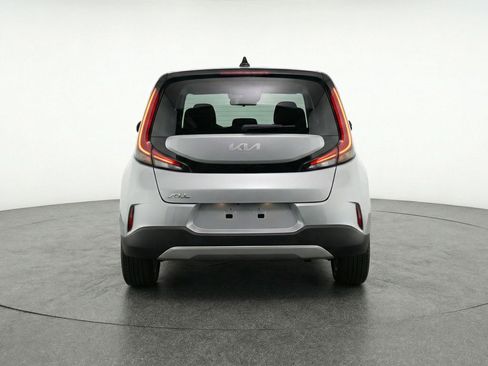 Used 2025 Kia Soul LX w/ LX Technology Package FWD image 7