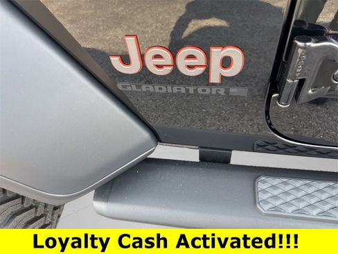 New 2025 Jeep Gladiator Mojave w/ Convenience Group image 23