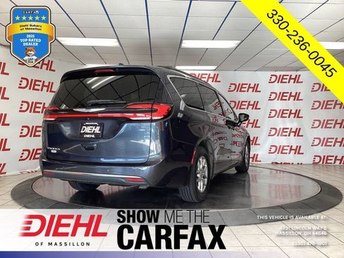 Used 2021 Chrysler Pacifica Touring w/ Cold Weather Group FWD image 7