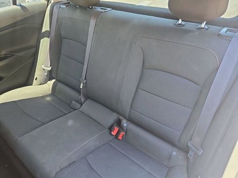 Used 2017 Chevrolet Cruze LS FWD image 16