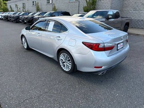 Used 2016 Lexus ES 350 w/ Luxury Package w/Wood Trim FWD image 3