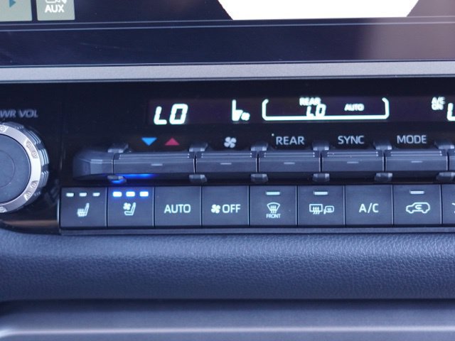 Certified 2026 Toyota Sequoia Limited w/ Tow Technology Package AWD/4WD image 32