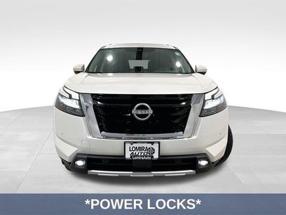 Used 2024 Nissan Pathfinder SV