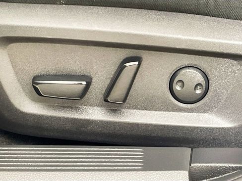 Used 2023 Nissan Rogue SV image 21