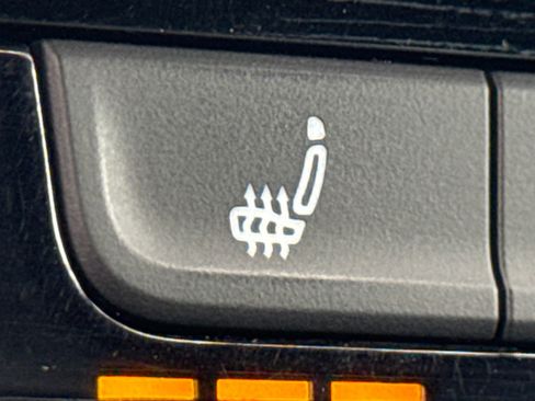 Used 2022 Volkswagen Atlas Cross Sport SE w/ Panoramic Sunroof Package image 27