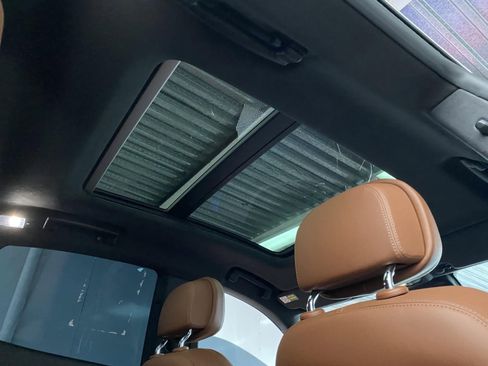 Used 2018 Maserati Levante image 13