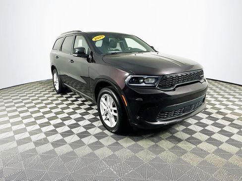 Certified 2025 Dodge Durango GT image 2