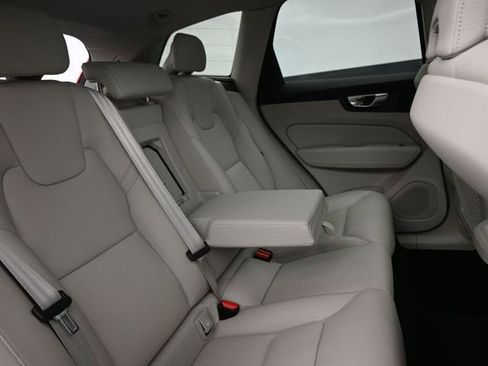 Used 2023 Volvo XC60 B5 Plus w/ Climate Package AWD/4WD image 33