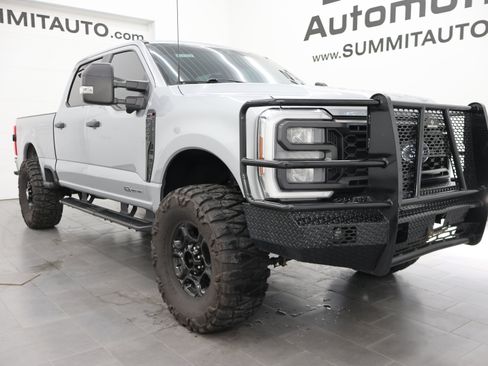 Used 2024 Ford F250 XL w/ STX Appearance Package AWD/4WD image 2