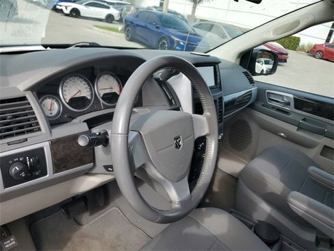 Used 2009 Dodge Grand Caravan SXT w/ Entertainment Group 2 image 18