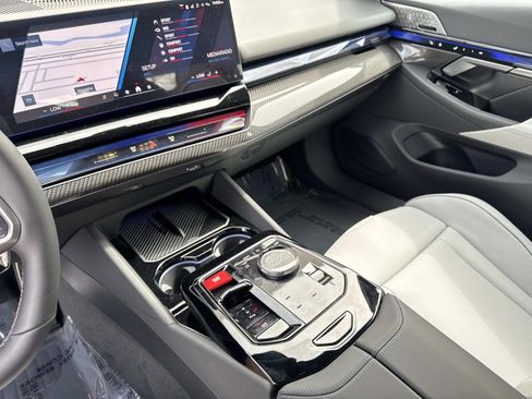 New 2026 BMW M5 Touring AWD/4WD image 31