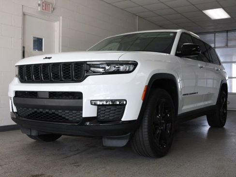 Certified 2023 Jeep Grand Cherokee L Limited w/ Black Appearance Package image 24