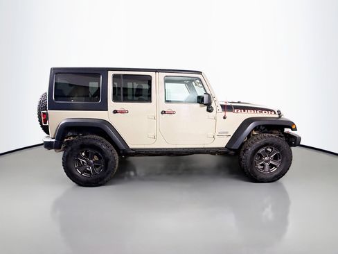 Used 2018 Jeep Wrangler Unlimited Rubicon w/ Connectivity Group image 11