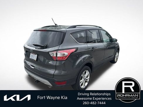 Used 2018 Ford Escape SE w/ SE Sync 3 Package AWD/4WD image 5