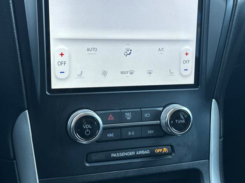 Used 2024 Ford Edge SEL w/ Convenience Package image 19