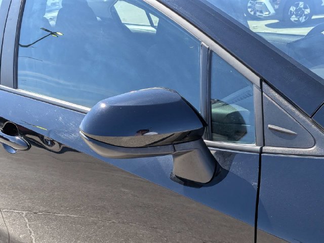 Used 2025 Toyota Corolla LE FWD image 11