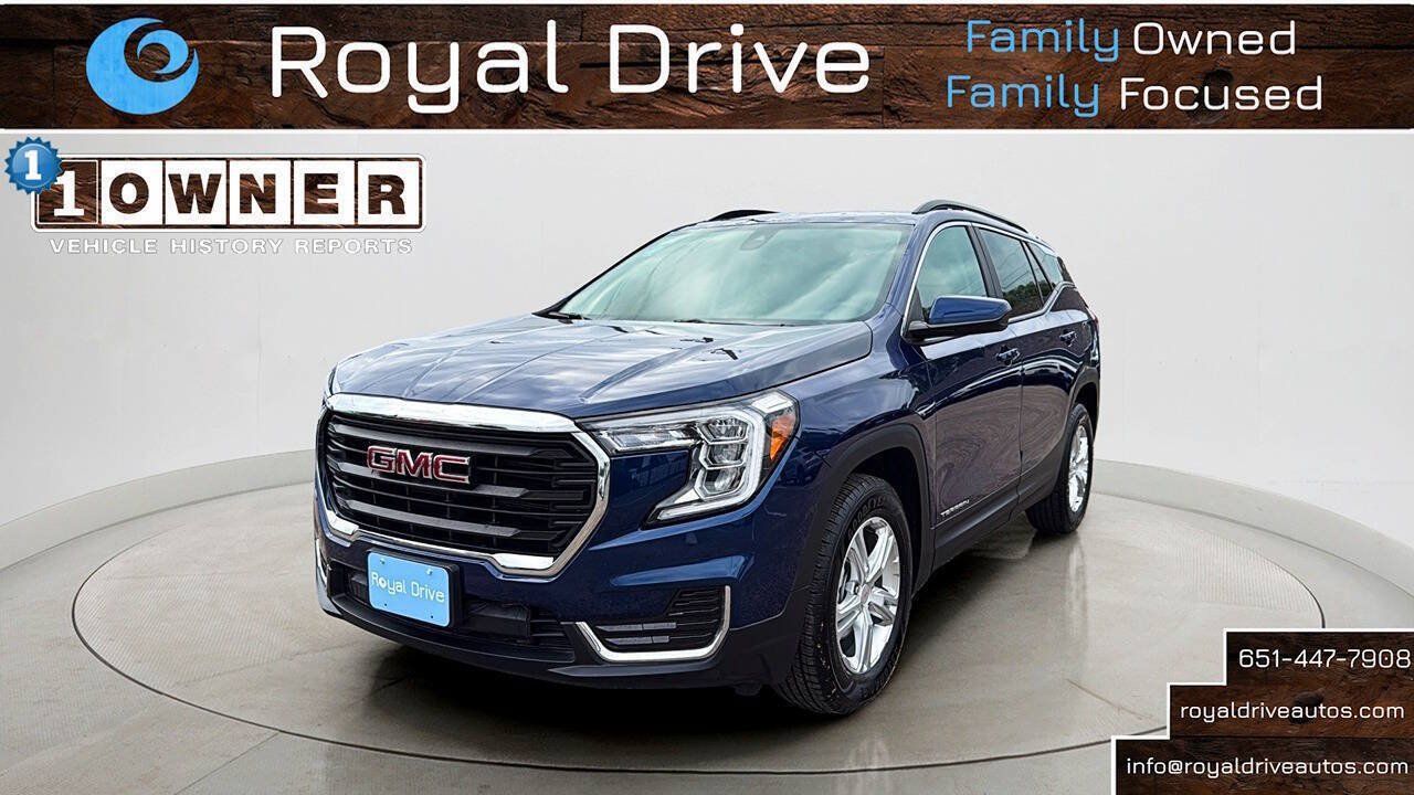 Used 2022 GMC Terrain SLE w/ Driver Convenience Package AWD/4WD image 1