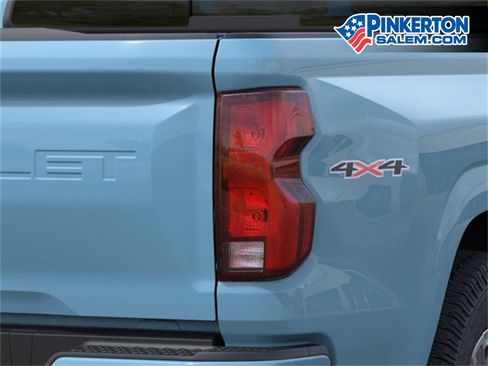 New 2025 Chevrolet Colorado LT w/ LT Convenience Package image 11