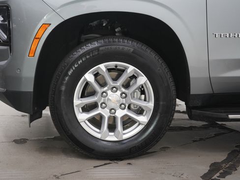 Used 2025 Chevrolet Tahoe LT AWD/4WD image 32