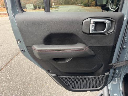 Used 2024 Jeep Wrangler Unlimited Rubicon image 42