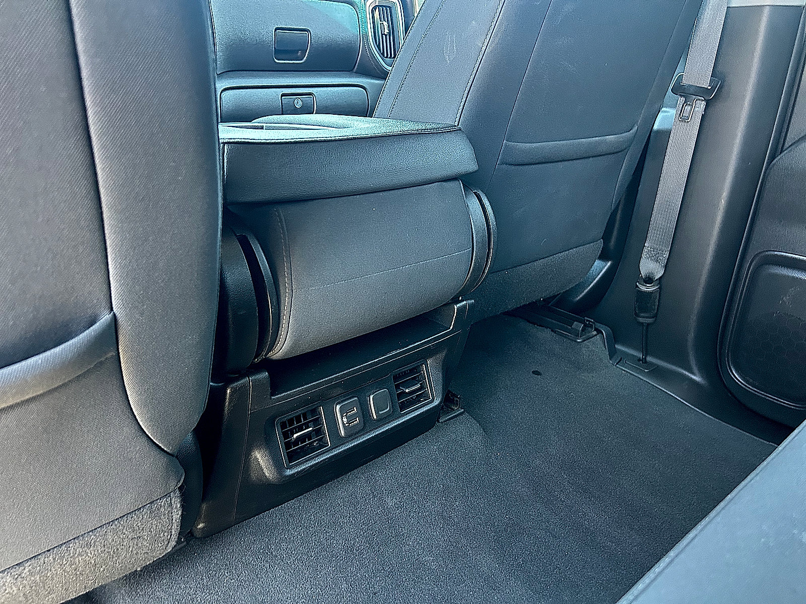 Used 2021 Chevrolet Silverado 1500 LT AWD/4WD image 21