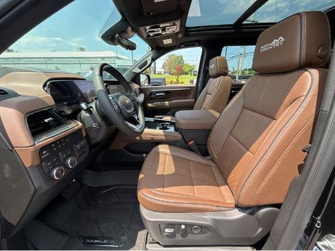 New 2026 Chevrolet Tahoe High Country AWD/4WD image 17