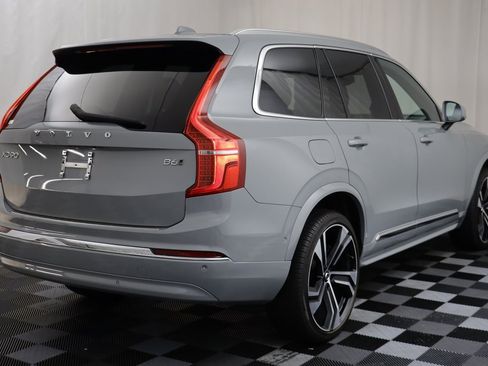 Used 2024 Volvo XC90 B6 Ultimate w/ Lounge Package image 18