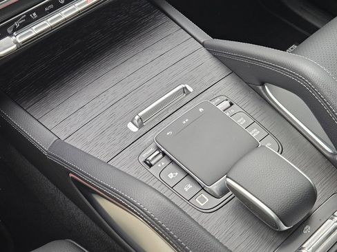 Certified 2026 Mercedes-Benz GLS 450 4MATIC image 18