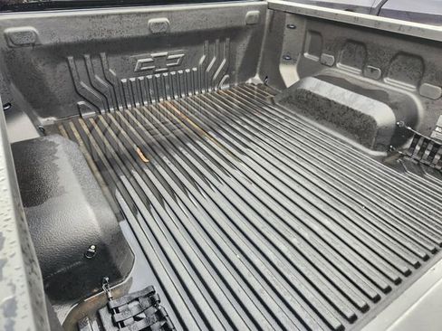 Used 2023 Chevrolet Silverado 1500 LT image 9