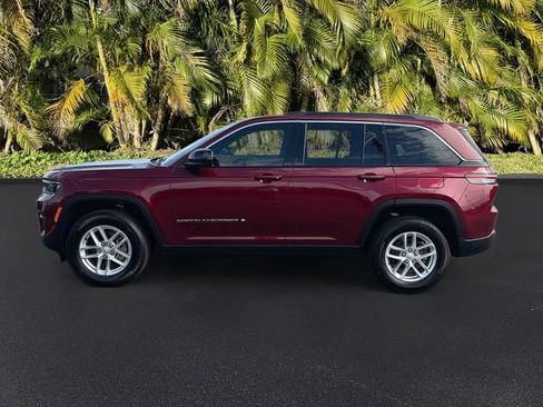 Used 2025 Jeep Grand Cherokee Laredo X w/ Luxury Tech Group I AWD/4WD image 9