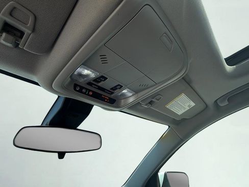 Used 2022 Chevrolet Equinox LT FWD image 22