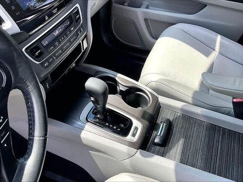 Used 2017 Honda Pilot EX-L image 17