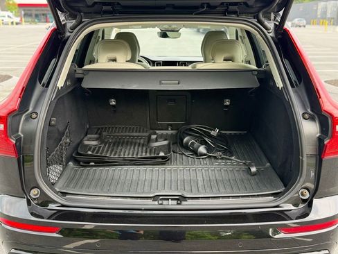 Used 2023 Volvo XC60 T8 Plus w/ Climate Package AWD/4WD image 6