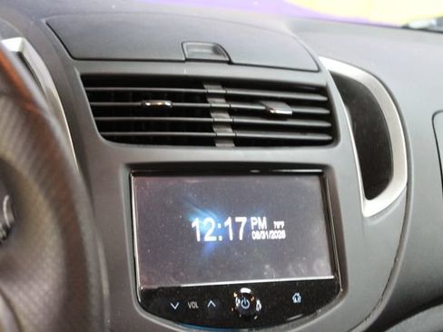 Used 2016 Chevrolet Trax LT FWD image 17