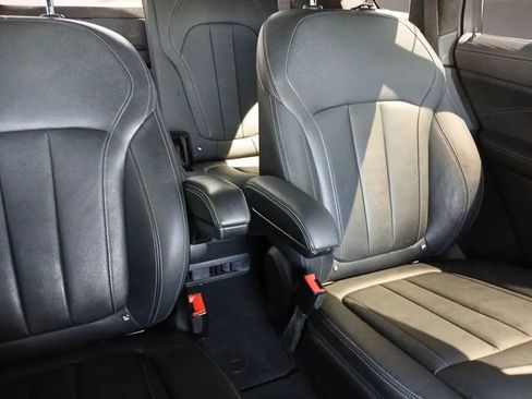 Used 2021 BMW X7 xDrive40i w/ M Sport Package AWD/4WD image 18
