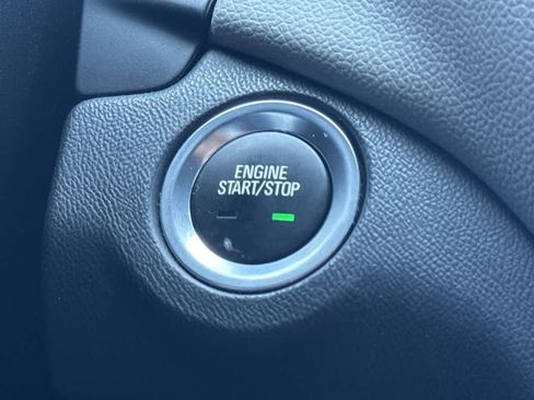 Used 2022 Chevrolet Equinox LS FWD image 17