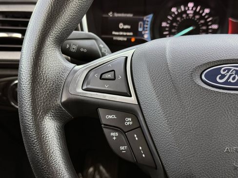 Used 2019 Ford Fusion SE FWD image 24